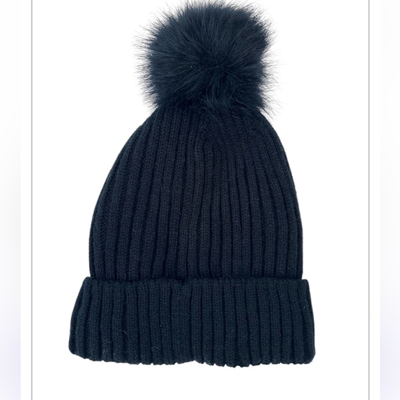 STEVE MADDEN Women’s Beanie Knit Faux Fur Pom Black Hat - Picture 2 of 3
